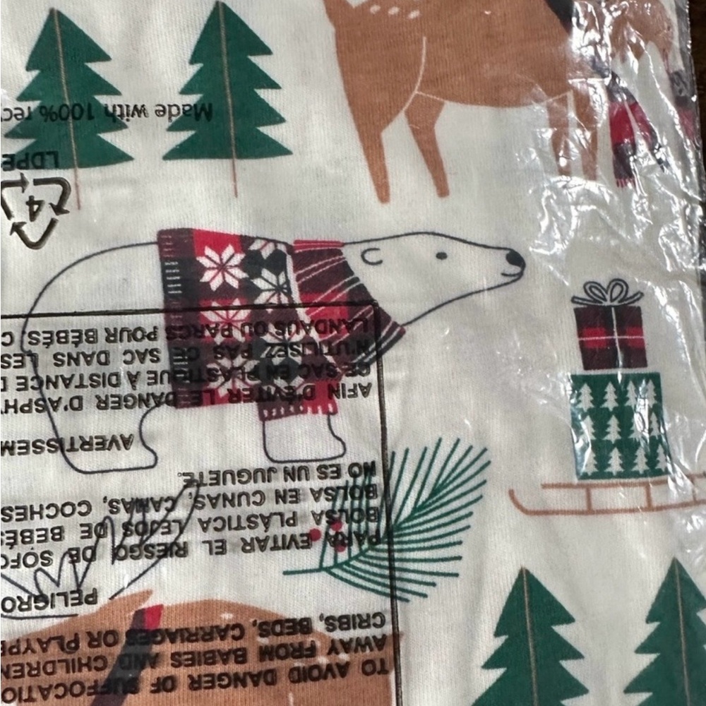 UNISEX Size Large Holiday Pajamas - Picture 9 of 9
